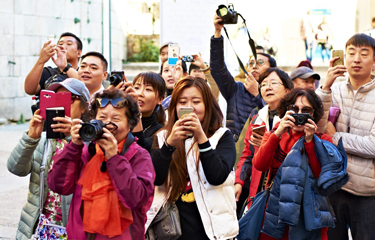 chinesetourists-NL.jpg