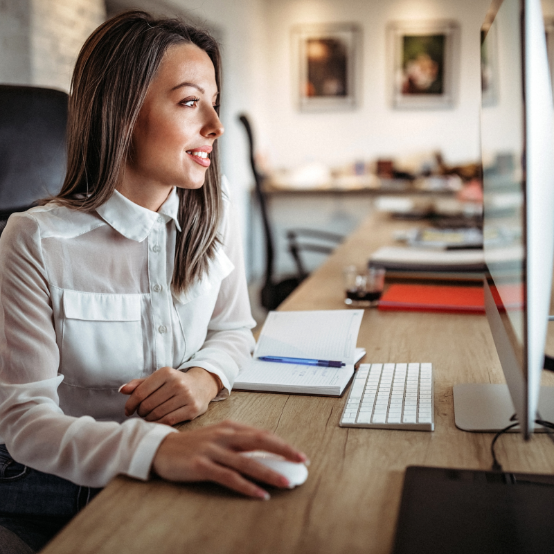 Businesswoman on a computer