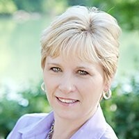 Lisa Olsen, Co-owner of Admin to Admin, has over 20 years experience as a C-Suite career assistant and administrative manager