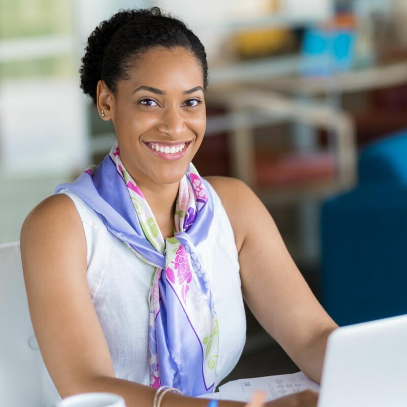 EA working on her google calendar at work