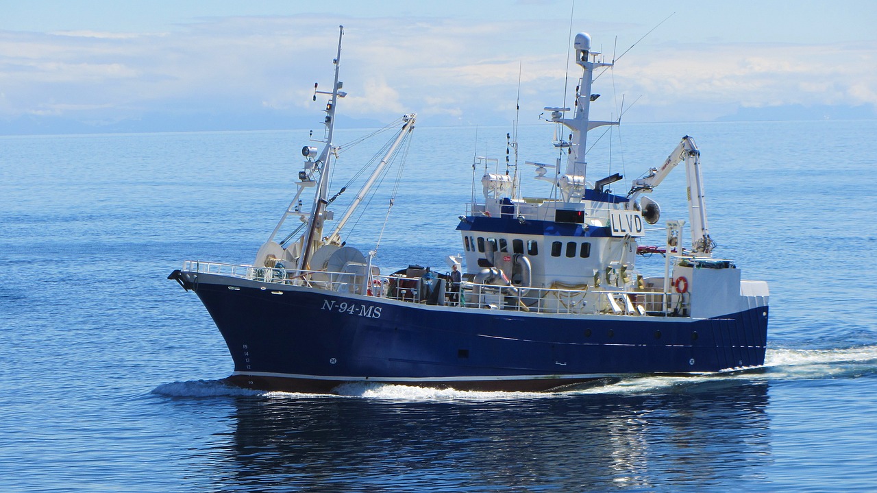 U.S.-flagged fishing boat caught for use of “paper captain”