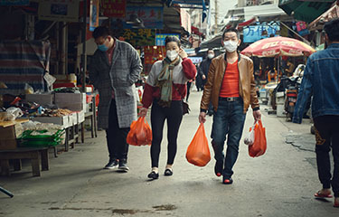 Shoppers at a wet market in China.