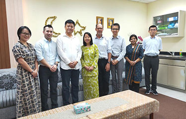 Hiseaton company representatives.