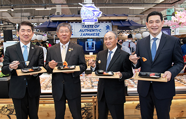 CP Foods and Uoriki executives at the opening of their first seafood market in Bangkok.