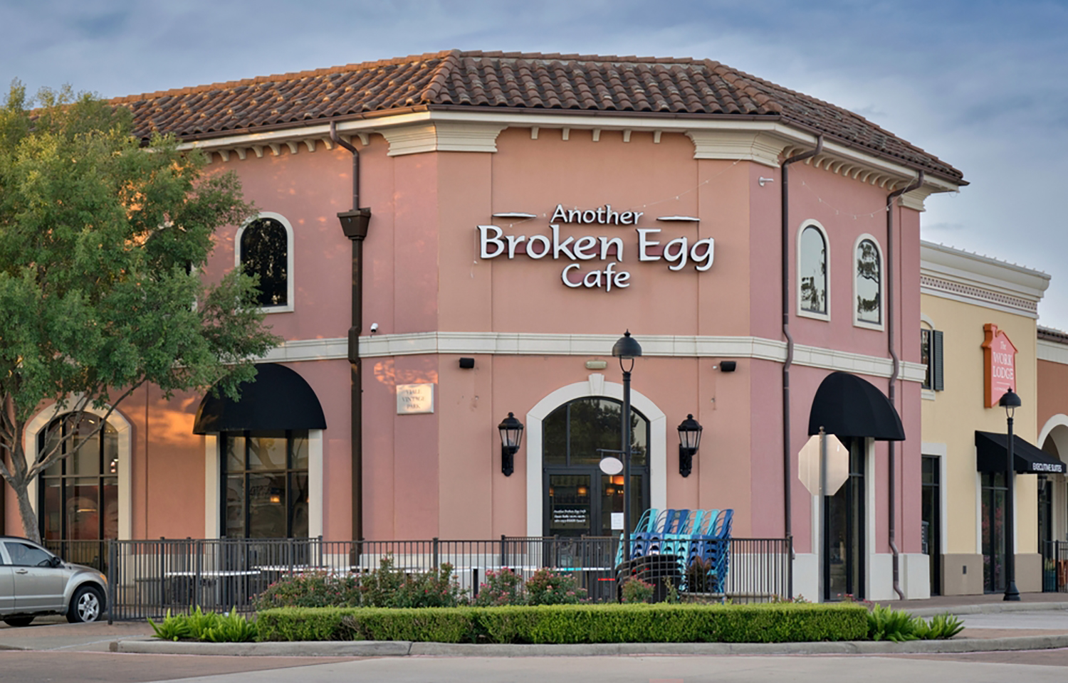 Another Broken Egg Cafe location in Houston, Texas, U.S.A.