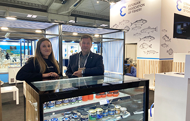 FreshRex's Vaido Oun (right).