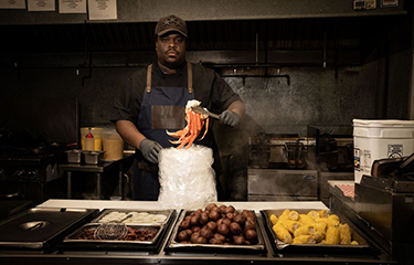 Black US entrepreneurs riding seafood boil trend’s wave of popularity ...