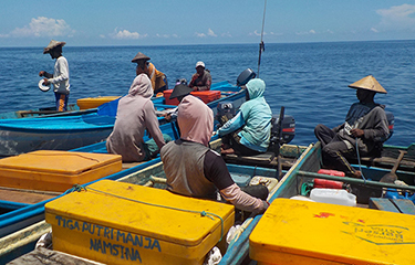 Fishers with the Masyarakat dan Perikanan Indonesia.