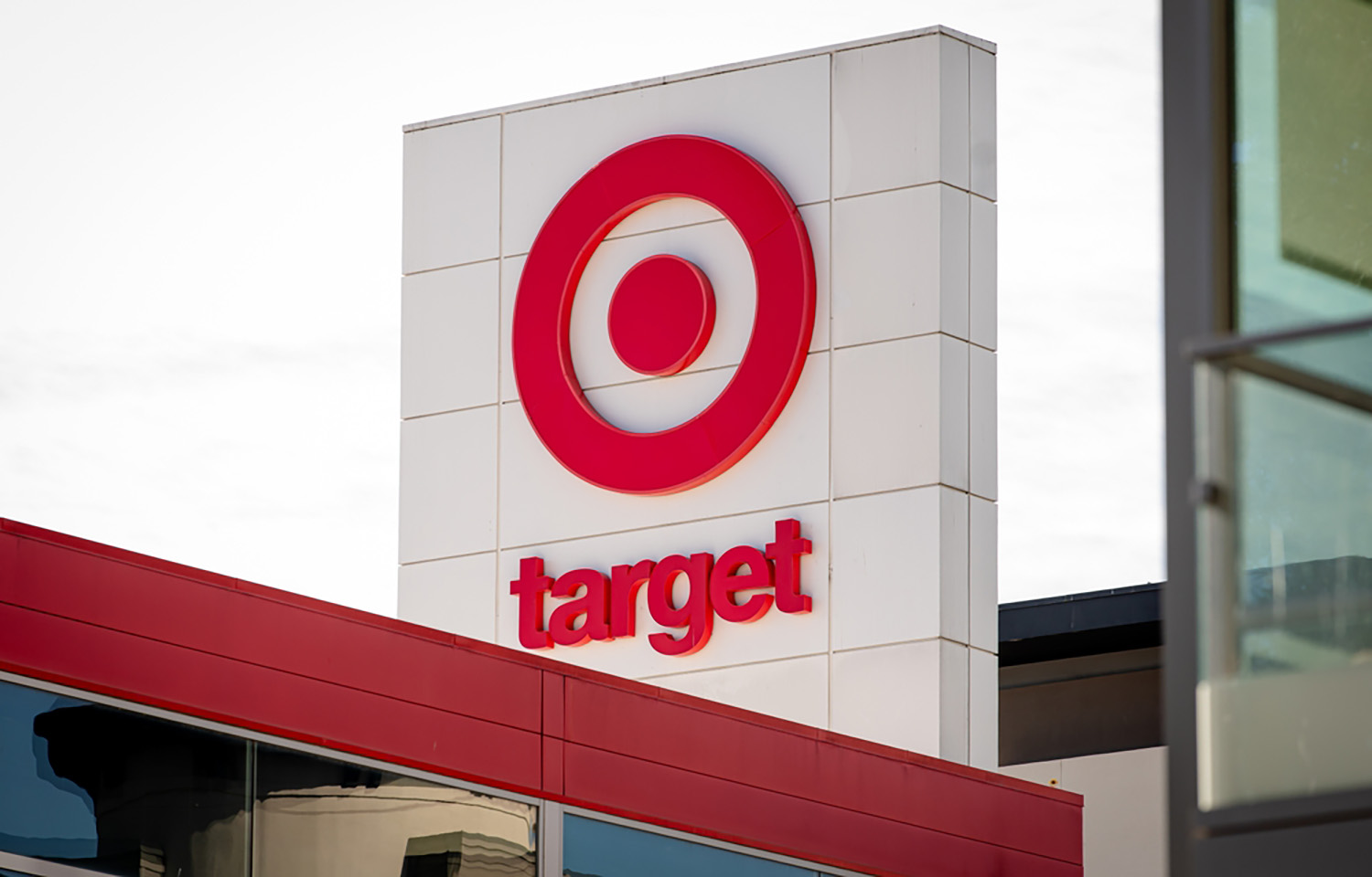 Target announces 500 job cuts, executive changes