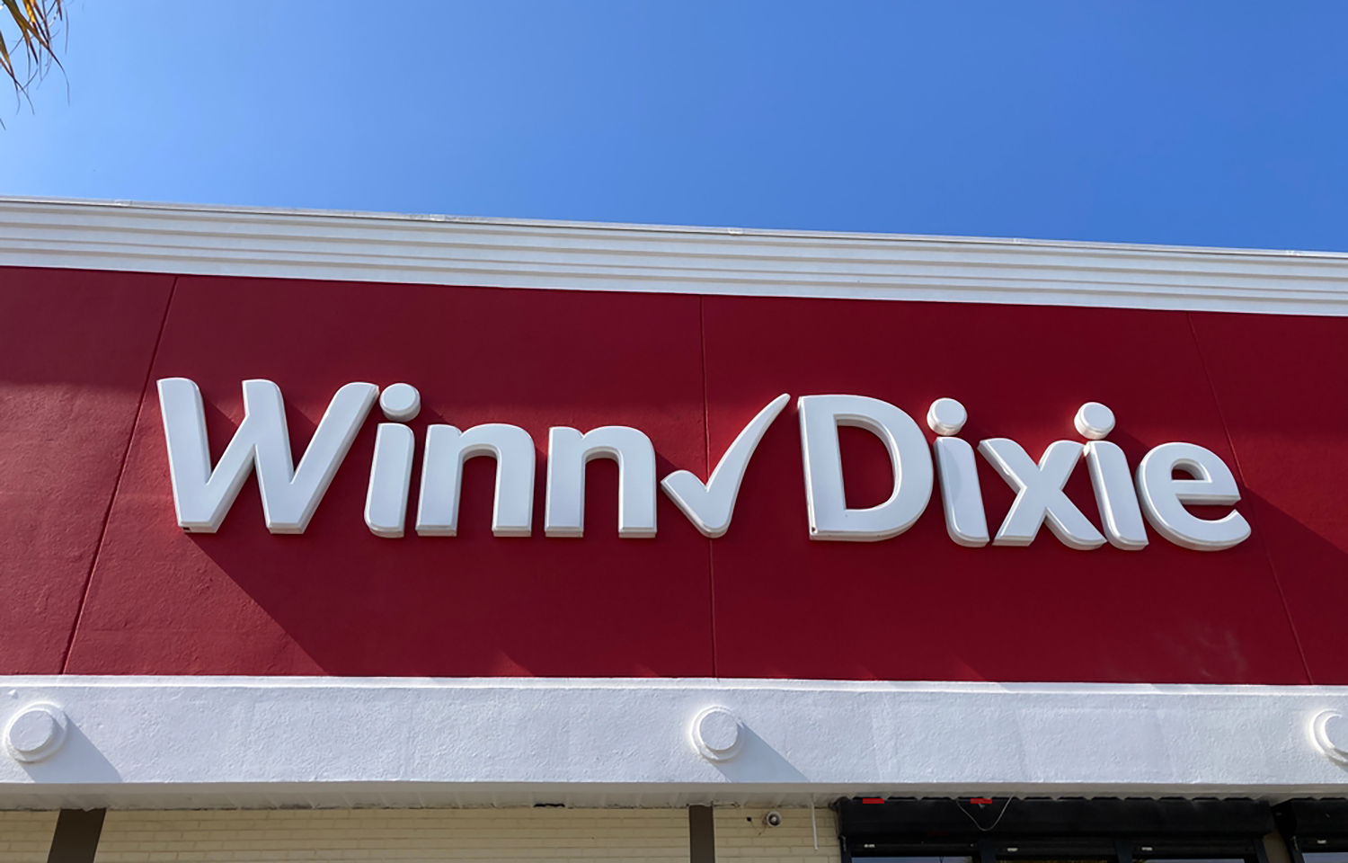 A Winn-Dixie storefront in Florida