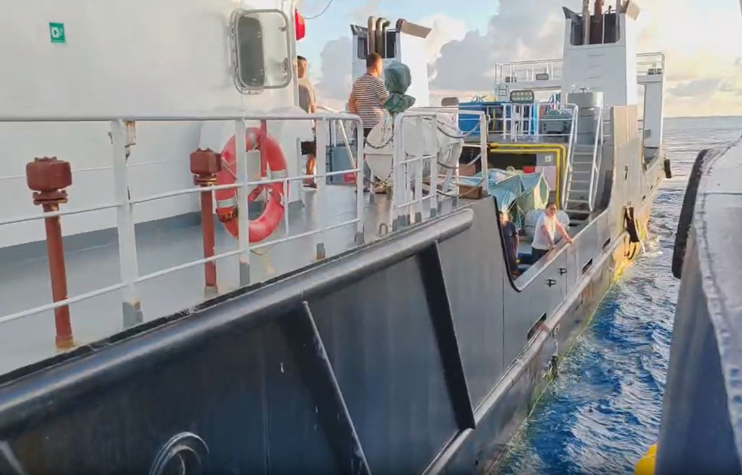 A photo of a Chinese and Filipino vessel about to collide