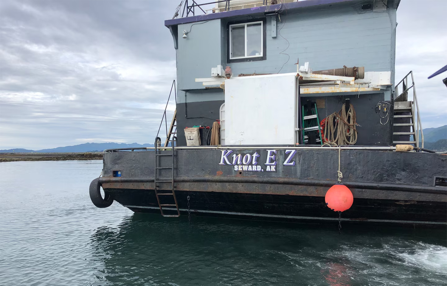 The fishing vessel Knot EZ