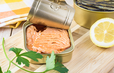 samlon in a can with lemon
