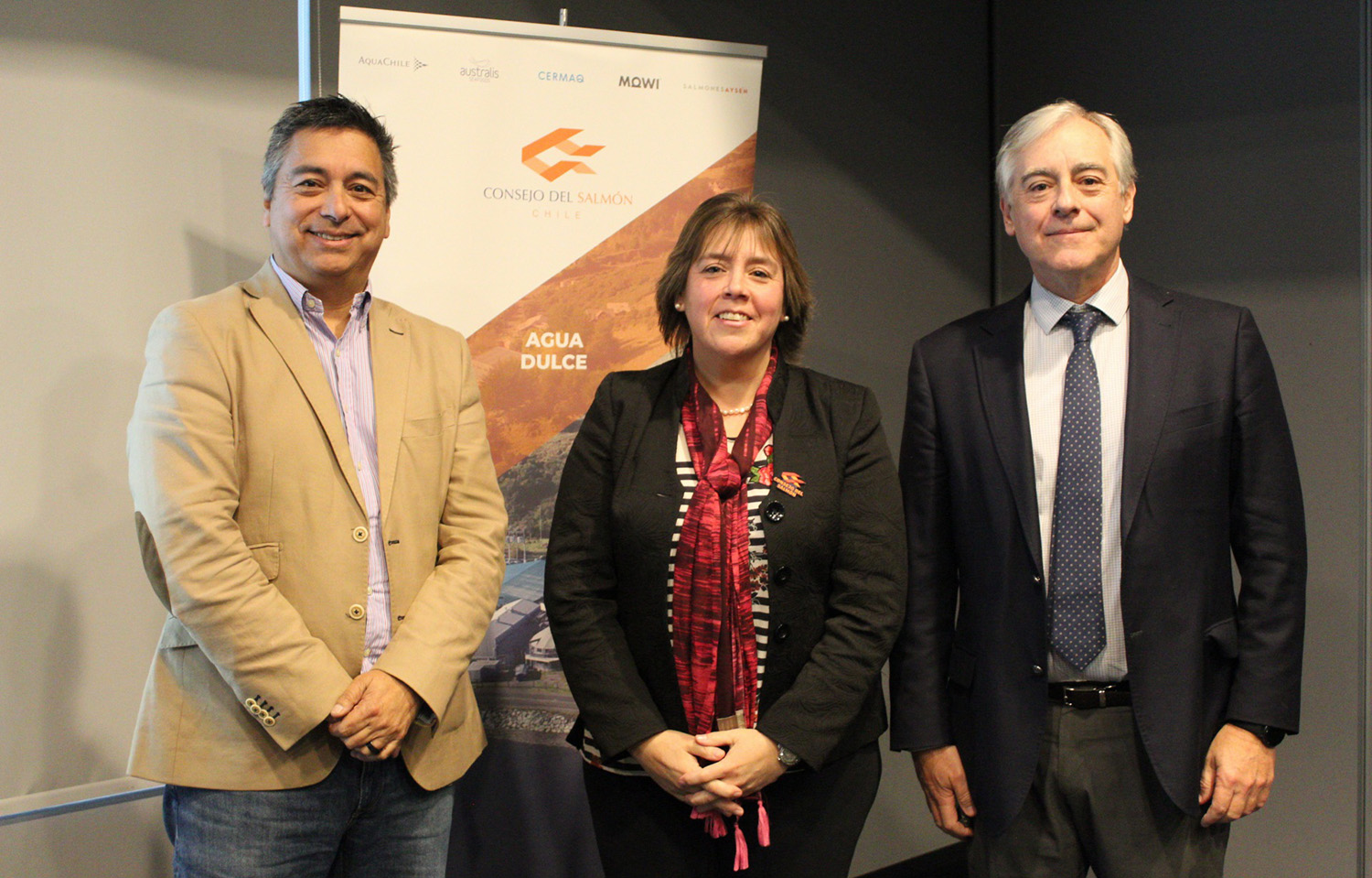 Chile Salmon Council Executive Director Loreto Seguel (middle) recently presented the council's annual sustainability update