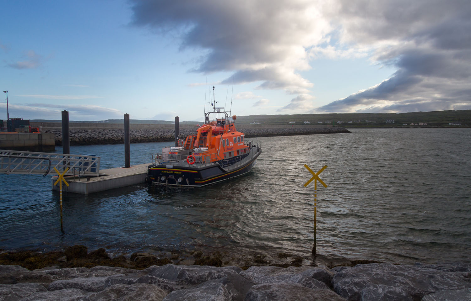Aran Islands RNLI rescued the crew of an Irish fishing vessel on 3 March.