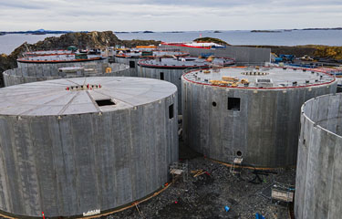 Indre Harøy, Norway-headquartered Salmon Evolution AS has reported capex in line with budget and on-track performance for the first 300-gram smolt release at its land-based Atlantic salmon farm.