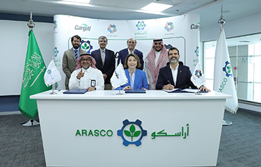 Officials with Saudi Arabia's ARASCO and NEOM signing a deal with Cargill