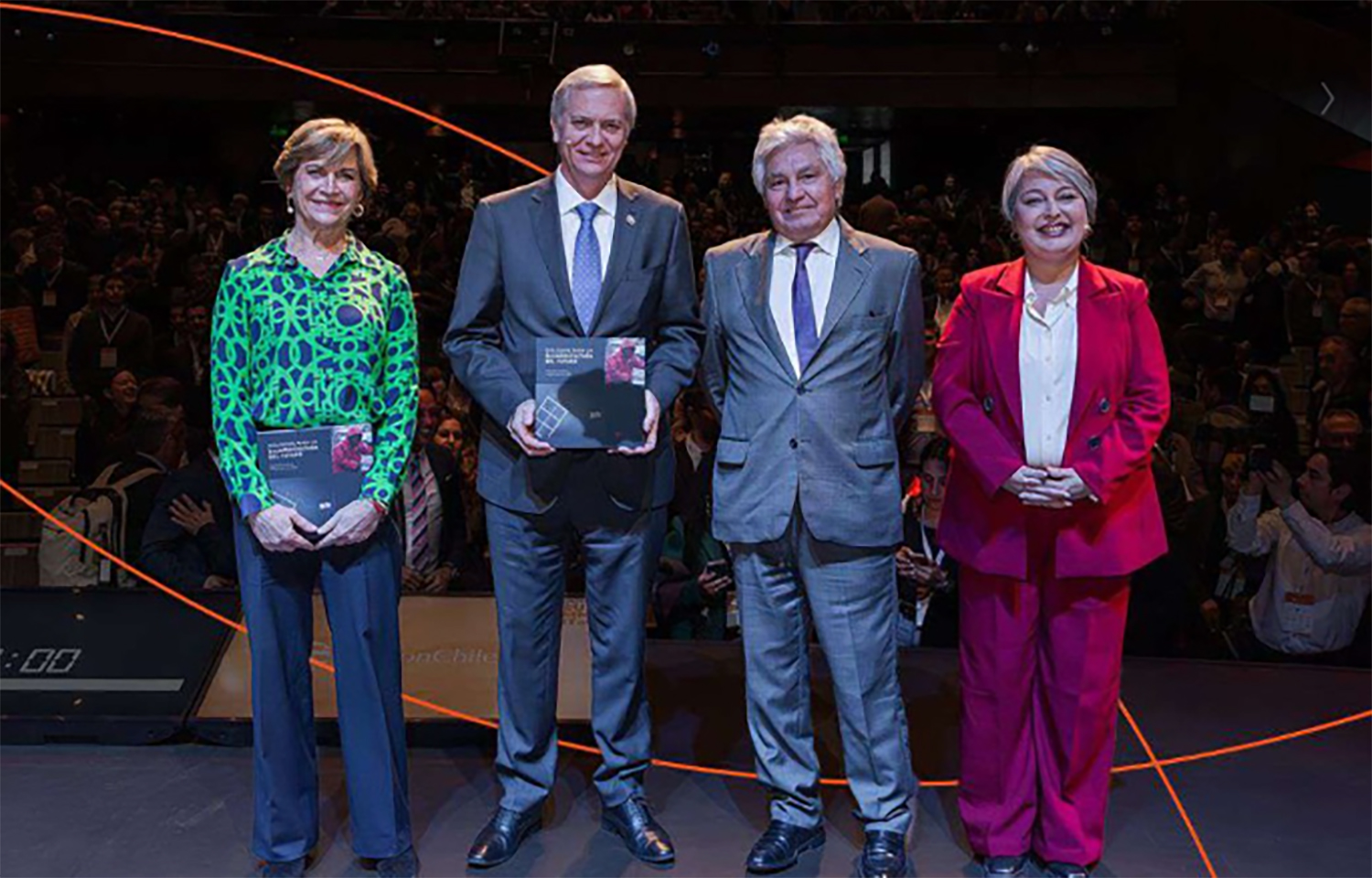 Chilean presidential candidates, as well as SalmonChile President Arturo Clément, at the 2025 Salmon Summit