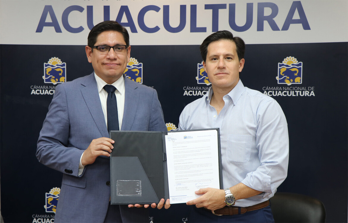 MAE Deputy Minister of Electricity and Renewable Energy Heriberto Javier Medina and CNA Executive President José Antonio Camposano