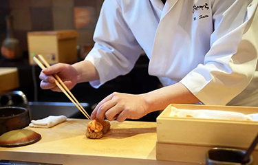 this restaurant in brooklyn gets help from machines to make sushi