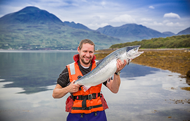 ScotlandHoldingFishCulinaryCorner-NL.jpg