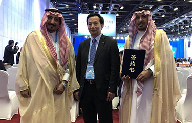 Evergreen CEO Chen Dan with representatives of Falcon Vision.