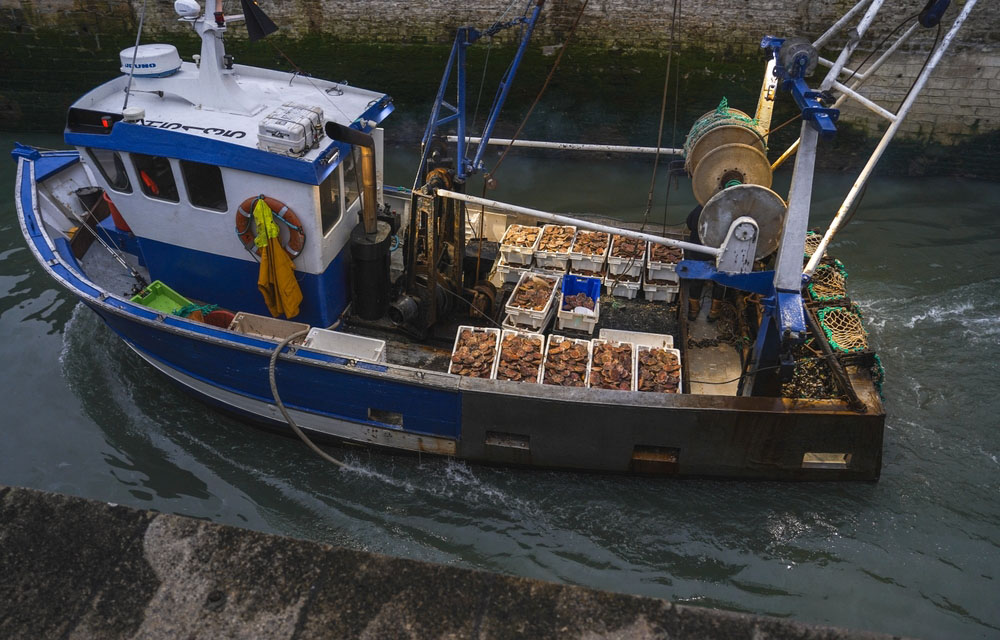 European Commission approves EUR 13 million in aid for French fishers