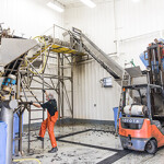 Workers process mussels in the U.S. State of Maine. The Maine Aquaculture Association recently released new occupational standards for the industry.