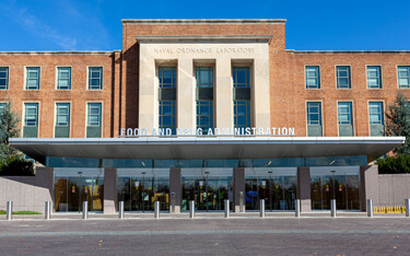 The U.S. government filed a lawsuit on Wednesday, 9 March, against a Washington state seafood processor that it wants to shut down for safety reasons.