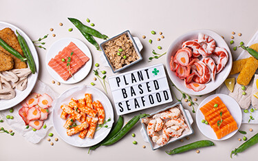 platn based seafood sign