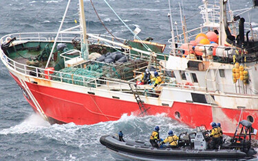 The Persorsa Dos being detained by the Irish Navy in 2020.