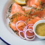 Norwegian samlon on a plate with onions
