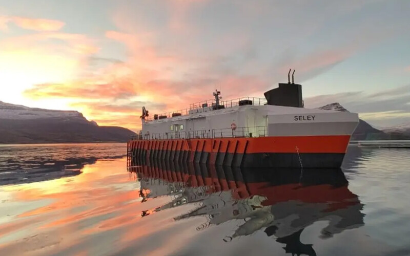 One of Kaldvik's existing feed barges built by AKVA Group