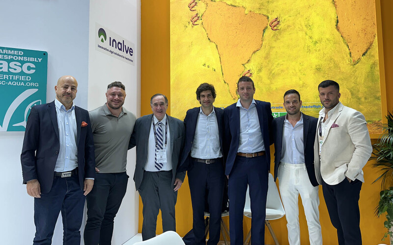 A meeting between Seafood Souq and Newsan representatives sealing their joint partnership