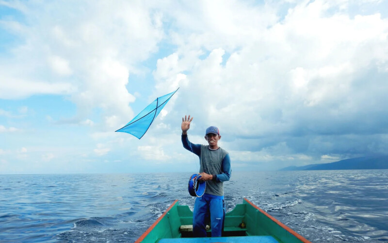 An Indonesian handline fisher