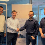 MMC First Process Head of BU Handling Håvard Remøy and CSO Handling Frank Edvard Vike shake hands with Nova Sea CEO Tom Eirik Aasjord and Project Manager Espen Gleinsvåg