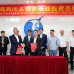 Officials inking the memorandum of understanding between Fuzhou Hongdong and the Argentine province of Santa Cruz