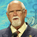 Union President Harold J. Dagget,