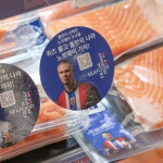 Skinpacks of salmon fillets with an advertising campaign by the Norwegian Seafood Council in Chinese