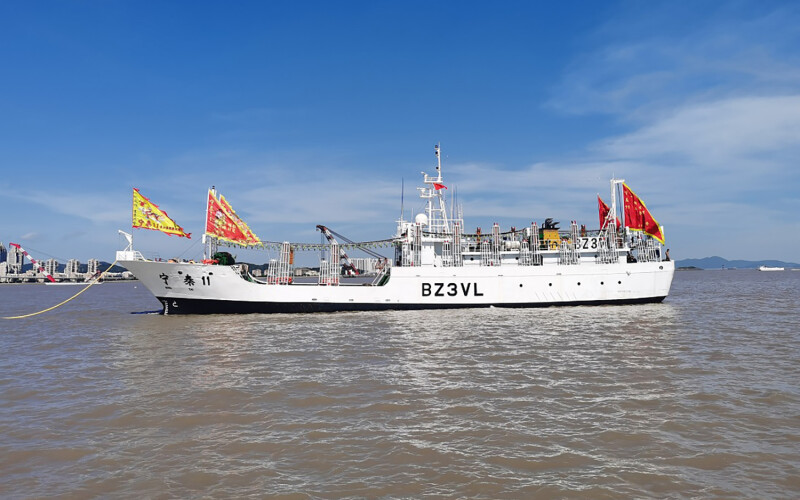 A squid-fishing vessel of Zhoushan origin