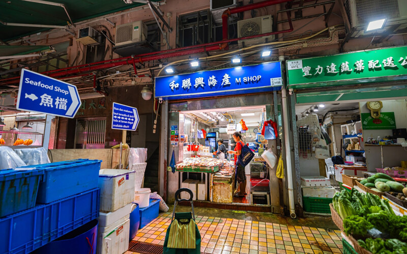 A seafood stall in a Hong Kong marketplace