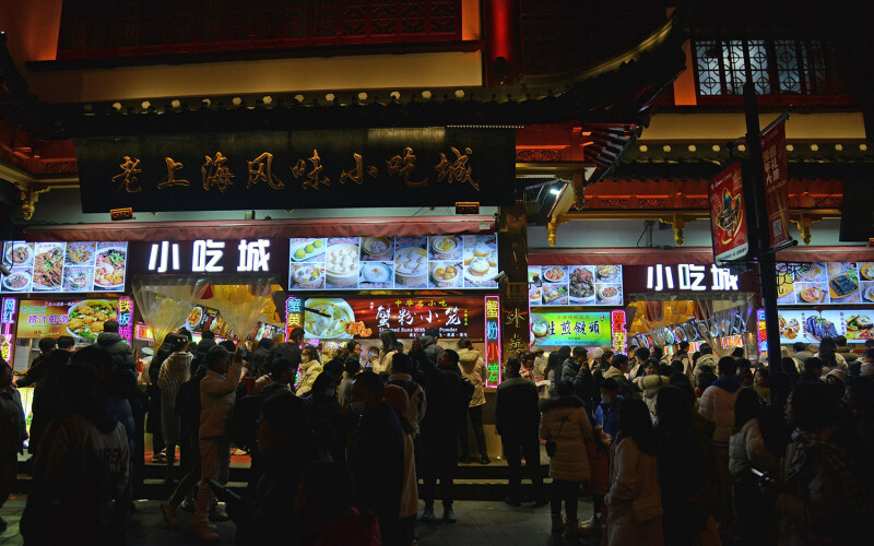 Customers lined up at restaurants in China