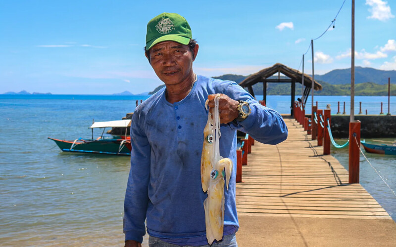 A small-scale Filipino fisherman
