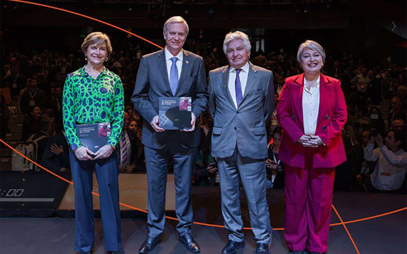 Chilean presidential candidates, as well as SalmonChile President Arturo Clément, at the 2025 Salmon Summit