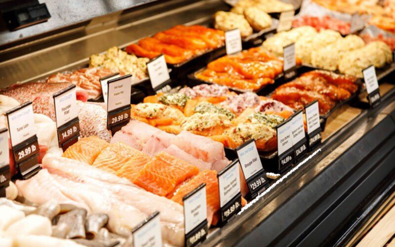 A Giant Eagle seafood case