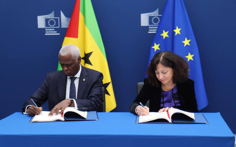 Representatives of the European Union and São Tomé and Príncipe sign a new fisheries protocol