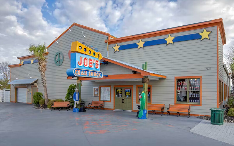One of Joe's Crab Shack's few remaining locations in Myrtle Beach, South Carolina, U.S.A.