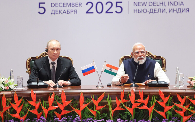 Russian President Vladimir Putin and Indian Prime Minister Narendra Modi