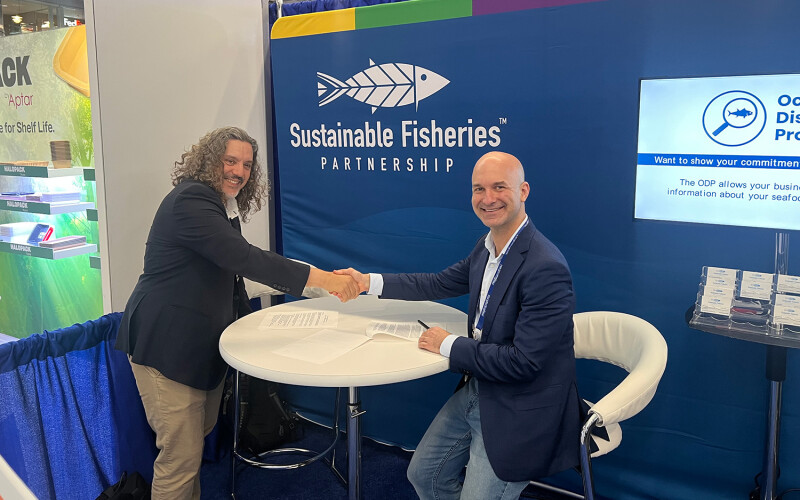 SFP CEO and Founder Jim Cannon and Wholechain Chief Sustainability Officer and Co-Founder Mark Kaplan signing the MoU