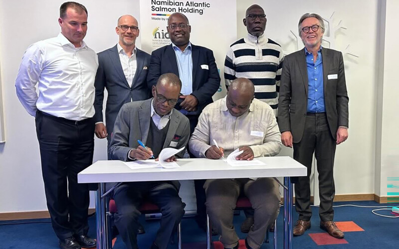 Stakeholders signing a share underwriting agreement in Bergen, Norway